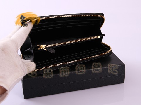 1M0506 Prada最新款褶皺羊皮拉鏈錢包 Prada錢包 普拉達長款錢夾 Prada女包 黑色