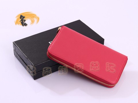 1M0506 Prada���¿� Pradaʮ�ּyţƤ����X�� �����_(d��)�L���X�A Prada�X�� õ�tɫ