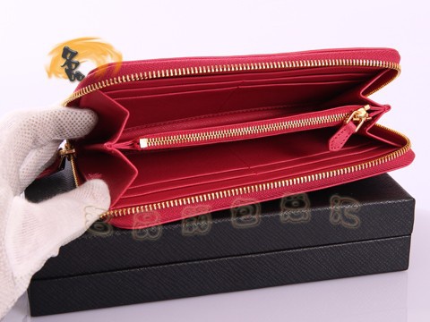 1M0506 Prada���¿� Pradaʮ�ּyţƤ����X�� �����_(d��)�L���X�A Prada�X�� õ�tɫ