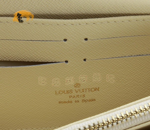 M63006 LV最新款 卡通畫版長款錢包 LV錢包 白色棋盤格女士錢夾 LV Zippy系列