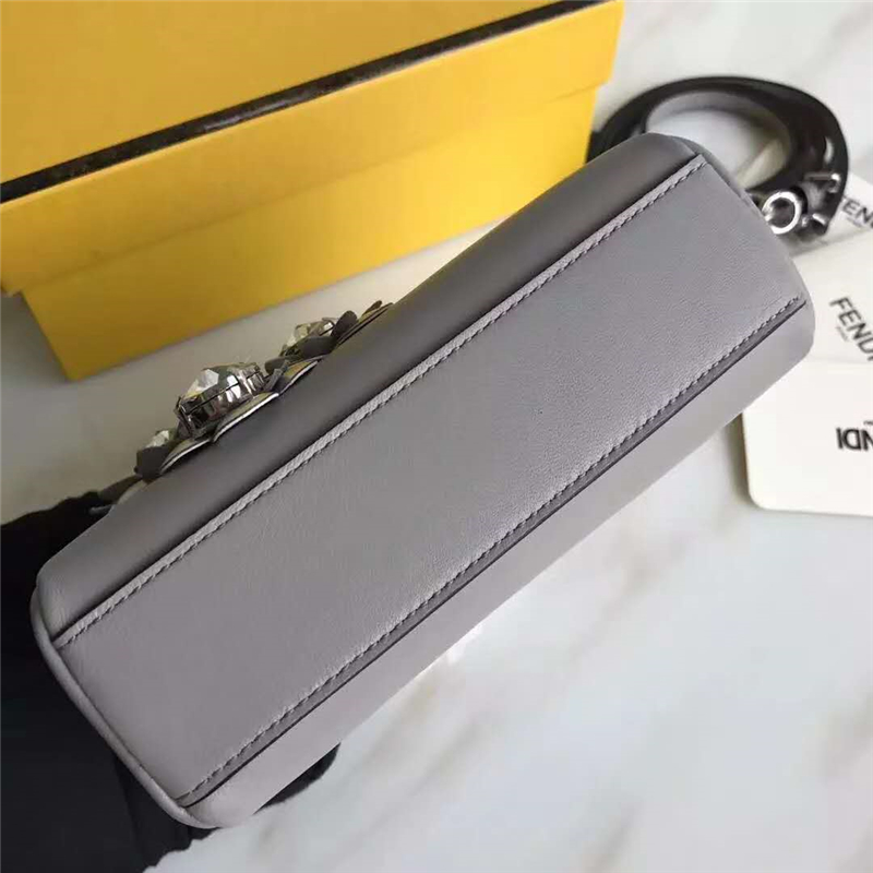 FENDI 芬迪新款 時裝秀羊皮MICRO PEEKABOO 太陽花花朵小貓包 灰色