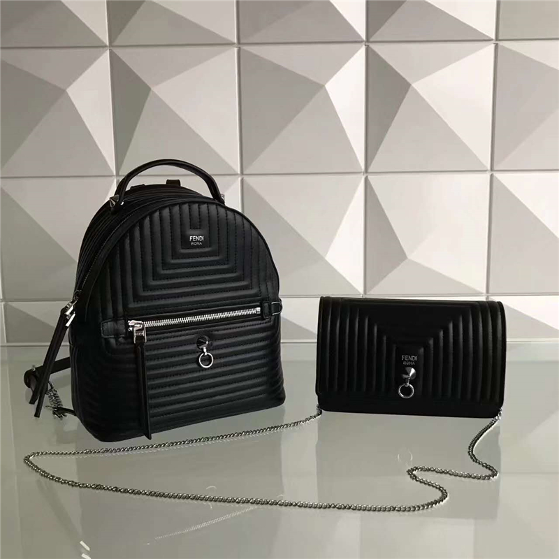 FENDI 芬迪 6346 柔軟板巖軟羊鏈式皮夾 金屬環 可拆卸鏈條肩帶 黑色