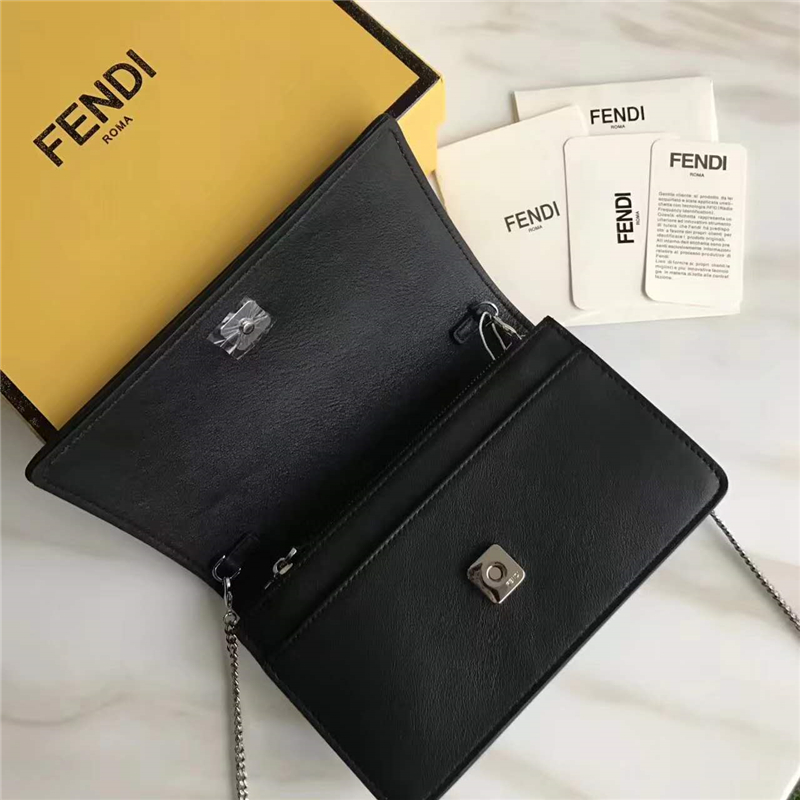 FENDI 芬迪 6346 柔軟板巖軟羊鏈式皮夾 金屬環 可拆卸鏈條肩帶 黑色