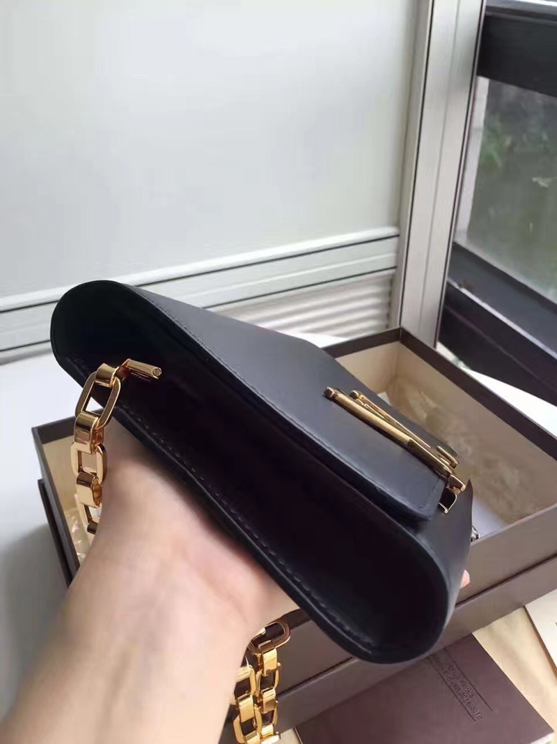 M94335 LV 路易威登 CHAIN LOUISE 手包 新款女士單肩包 黑色