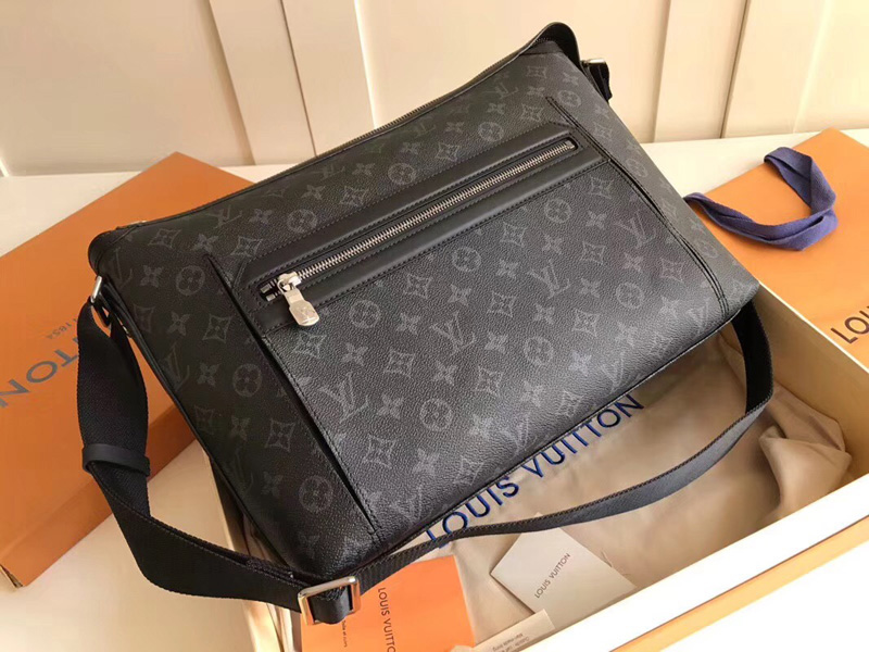 M44224 LV Odyssey 中號郵差包 LV男包 Monogram Eclipse帆布材質(zhì)單肩斜挎包 LV郵差包