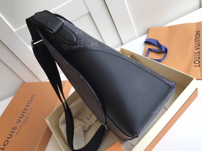 M40539 LV x 藤原浩閃電聯名Fragment Design系列 男士斜挎包 中號