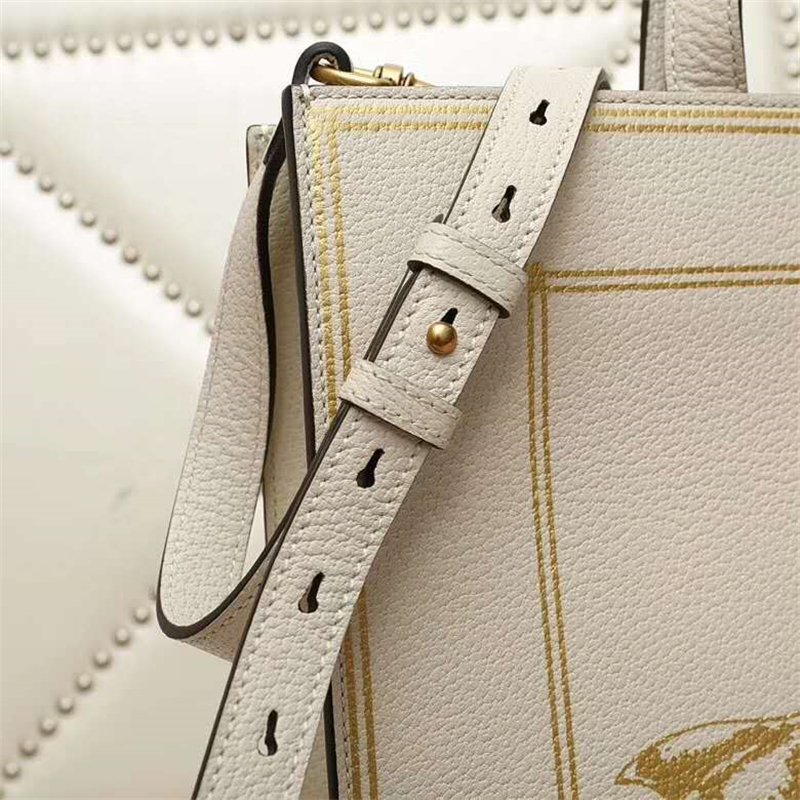 450950 Gucci女袋 GG高級柔軟人造革 顆粒面 蝙蝠圖案 古馳購物袋 白色