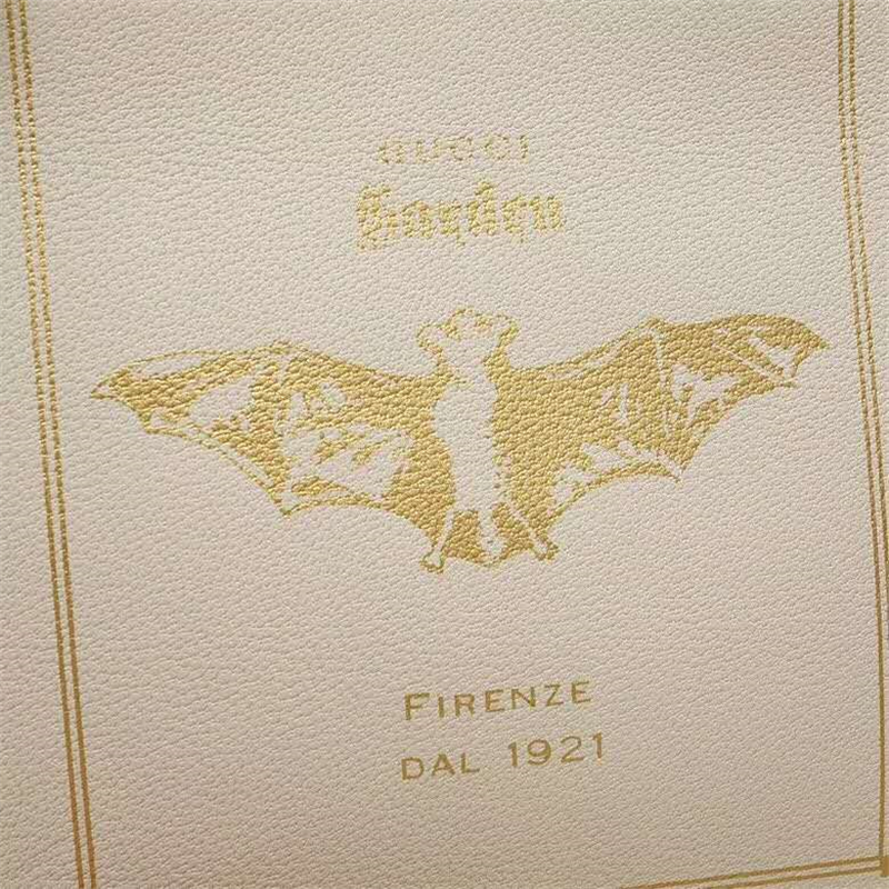 450950 Gucci女袋 GG高級柔軟人造革 顆粒面 蝙蝠圖案 古馳購物袋 白色