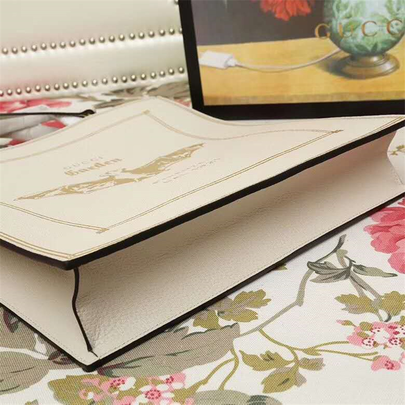 450950 Gucci女袋 GG高級柔軟人造革 顆粒面 蝙蝠圖案 古馳購物袋 白色