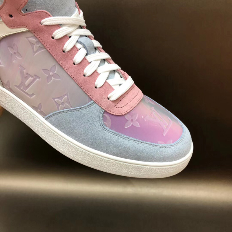 1A5HEP LV RIVOLI 運(yùn)動(dòng)鞋 彩虹色 Monogram男鞋 白色