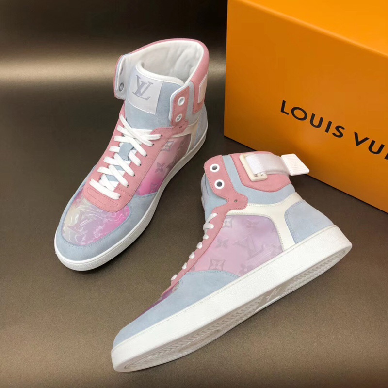 1A5HEP LV RIVOLI 運(yùn)動(dòng)鞋 彩虹色 Monogram男鞋 白色