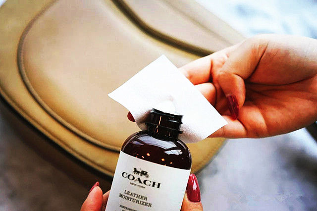 香奈兒小羊皮包磨損修復方式,Chanel羊皮磨損怎么辦?