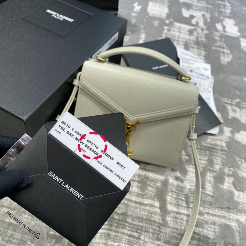 602716 YSL圣羅蘭 CASSANDRA迷你粒面壓印皮革手提包 白色