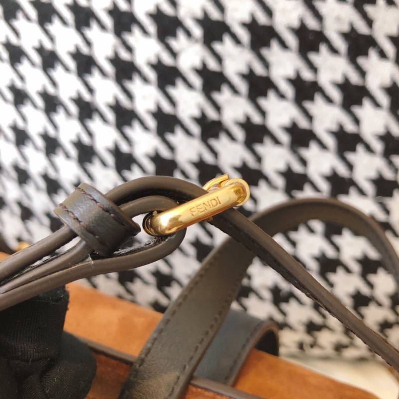 8BR778 FENDI芬迪 棕色麂皮中號(hào)黑色皮革綁帶單肩包 Fendi法棍包