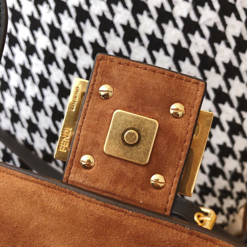 8BR778 FENDI芬迪 棕色麂皮中號(hào)黑色皮革綁帶單肩包 Fendi法棍包