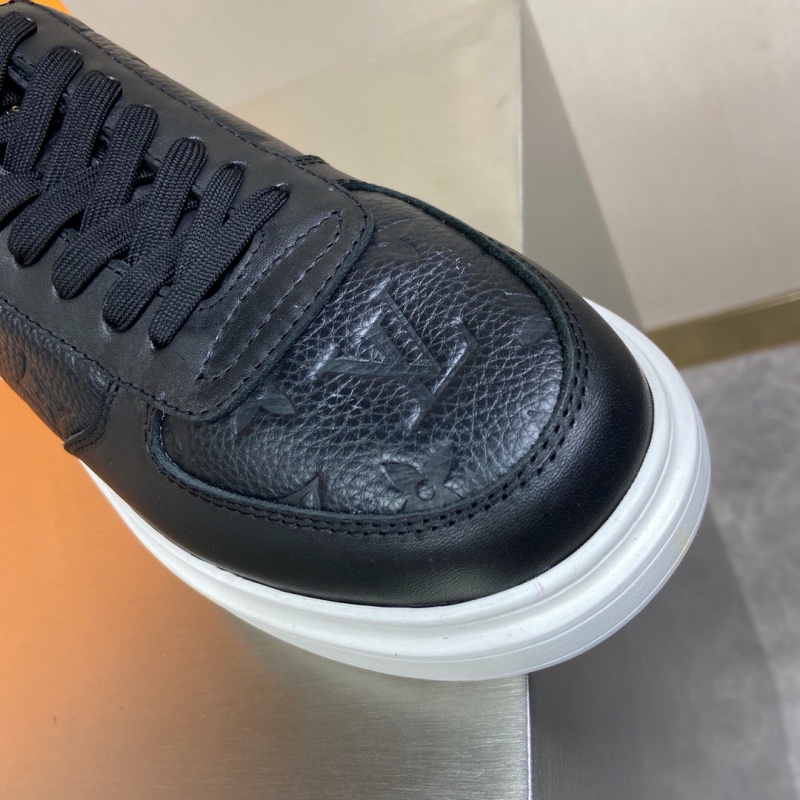 1A5UJ5 LV LUXEMBOURG 運動鞋 Monogram 壓紋粒面小牛皮男鞋 黑色