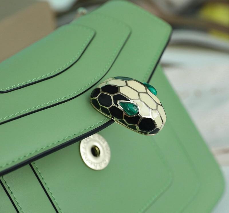 BVLGARI寶格麗 Serpenti Forever系列女包 翻蓋蛇頭包 綠色