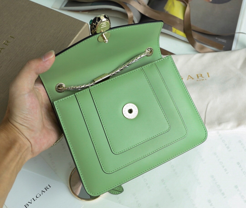 BVLGARI寶格麗 Serpenti Forever系列女包 翻蓋蛇頭包 綠色