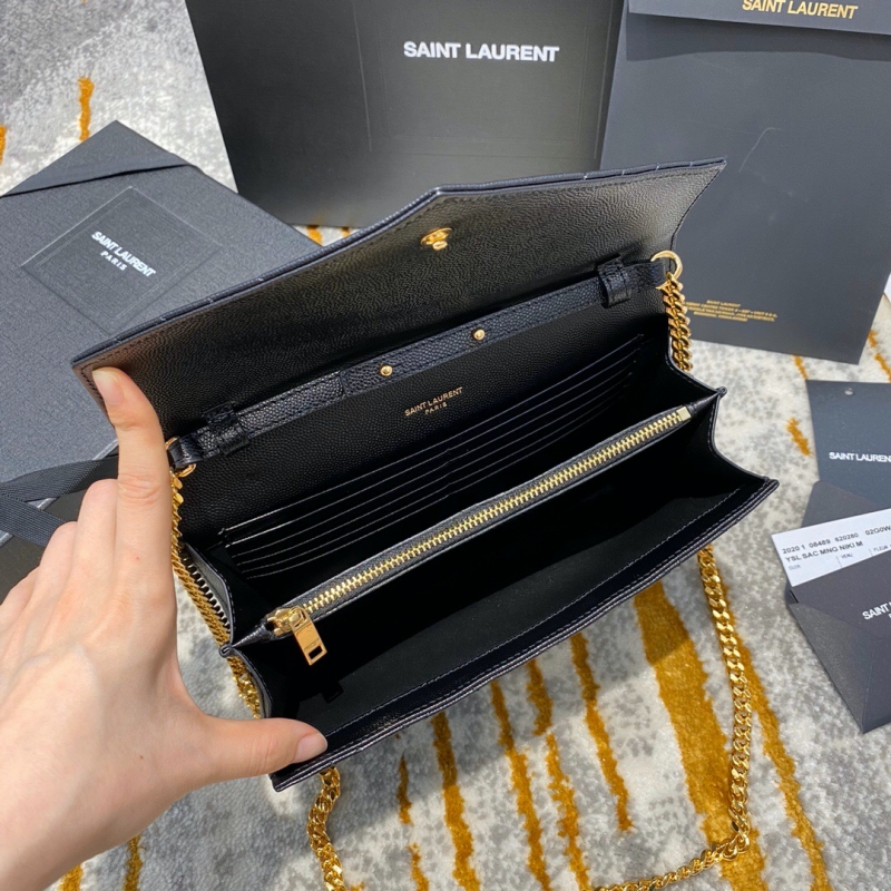 620280 YSL圣羅蘭女包 MONOGRAM粒面壓印皮革信封包 黑色