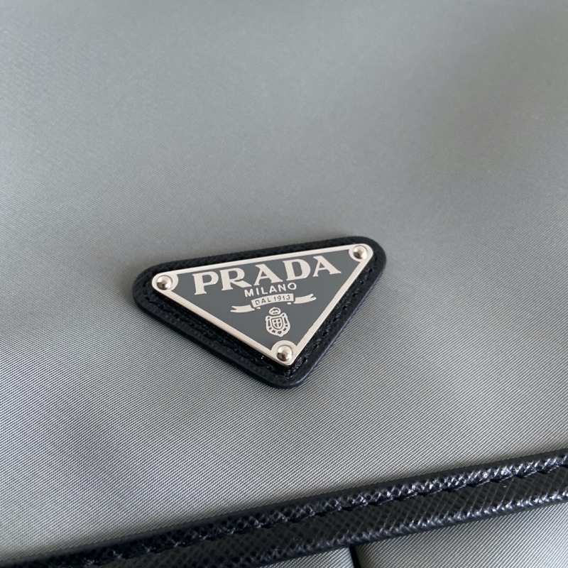 2VD769 Prada普拉達(dá)尼龍郵差包 普拉達(dá)官網(wǎng)男包 灰色