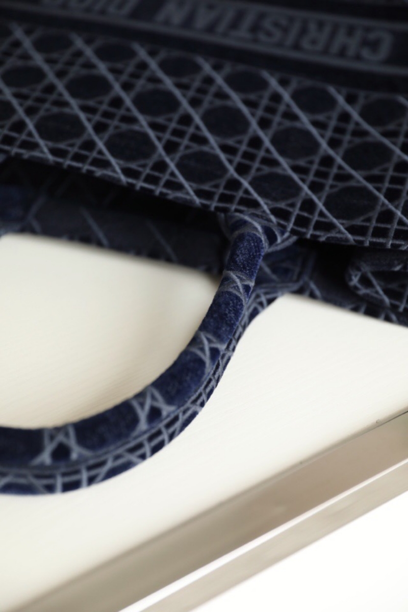 M1286 Dior Book Tote 大號手袋 藍色Cannage 藤格紋圖案繡花絲絨