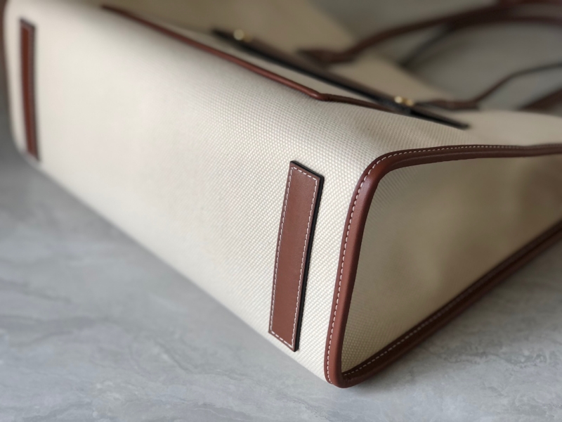 80441381 巴寶莉Burberry小號雙色帆布拼皮革 Freya 托特包 巴寶莉女包 棕色