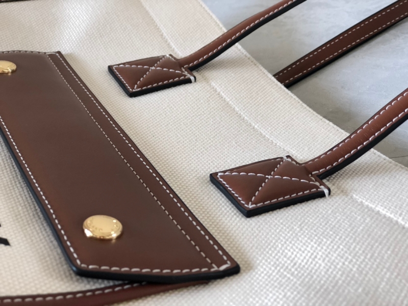 80441381 巴寶莉Burberry小號雙色帆布拼皮革 Freya 托特包 巴寶莉女包 棕色