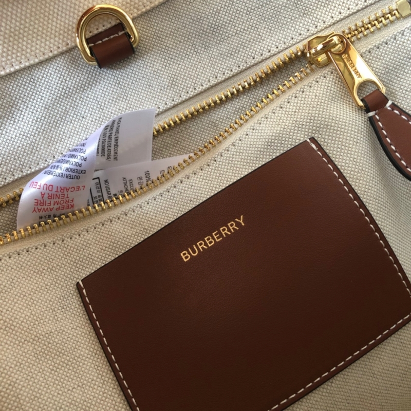 80441381 巴寶莉Burberry小號雙色帆布拼皮革 Freya 托特包 巴寶莉女包 棕色