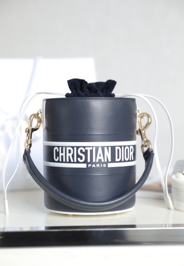 M8703 迪奧DIOR VIBE 系列水桶包 小號 2022新款水桶包 藍色