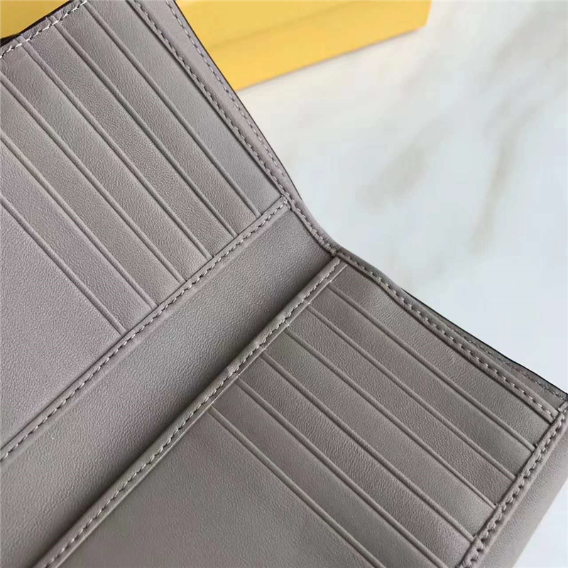 Fendi 芬迪 0383 2017年最新設計柔軟平紋小牛皮中夾 金屬環(huán) 大象灰