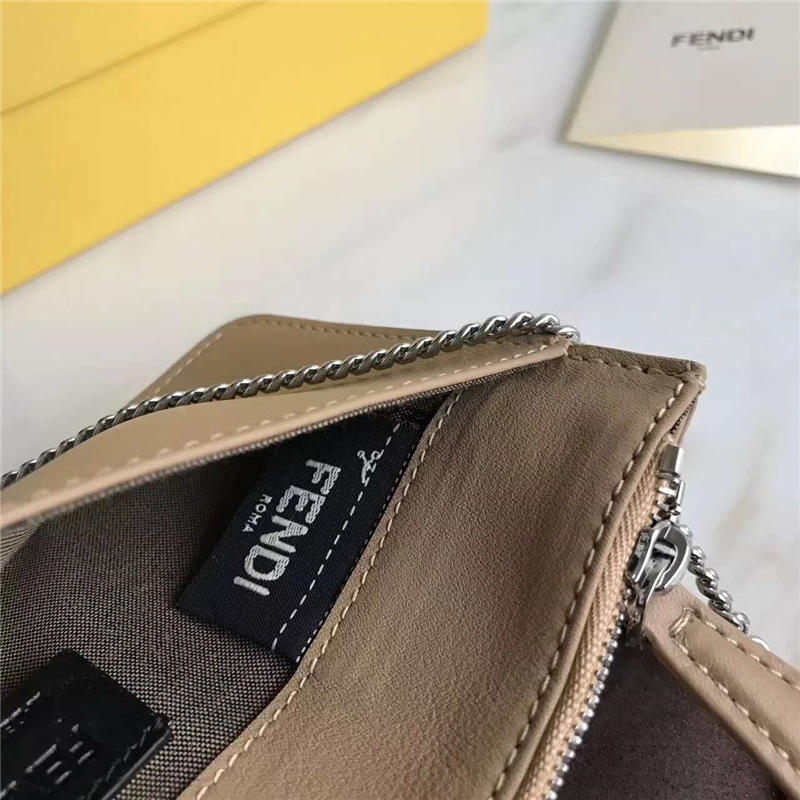 2346-A Fendi 2017新款 精致小牛皮 鏈條包斜挎包 杏色