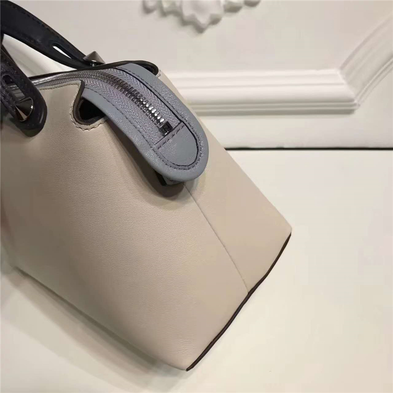 149S FENDI 芬迪 2017新款 柔軟小牛皮 拼色波士頓手提包挎包 米色拼粉