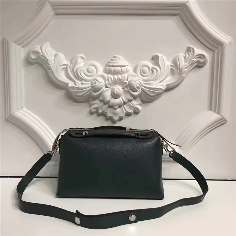 149S FENDI 芬迪 2017新款 柔軟小牛皮 拼色波士頓手提包挎包 墨綠拼粉