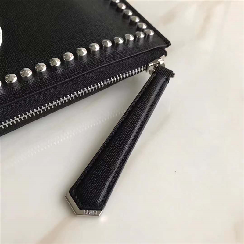 FENDI 0363克公仔 芬迪手拿包 老佛爺造型 芬迪錢包