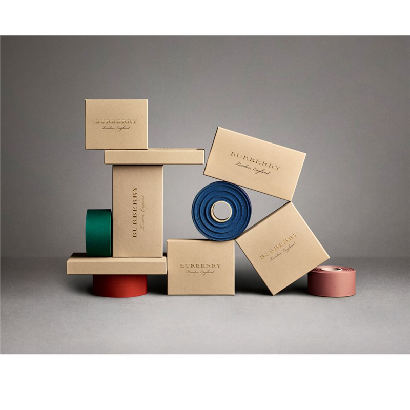 40501561 巴寶莉 The Rucksack 中號 邊框頭像圖案軍旅背 軍旅背包 焦茶棕