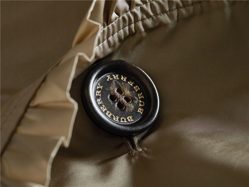 40516111 巴寶莉 褶飾格紋 便攜式防雨 Trench 女士短款風衣 劍麻色