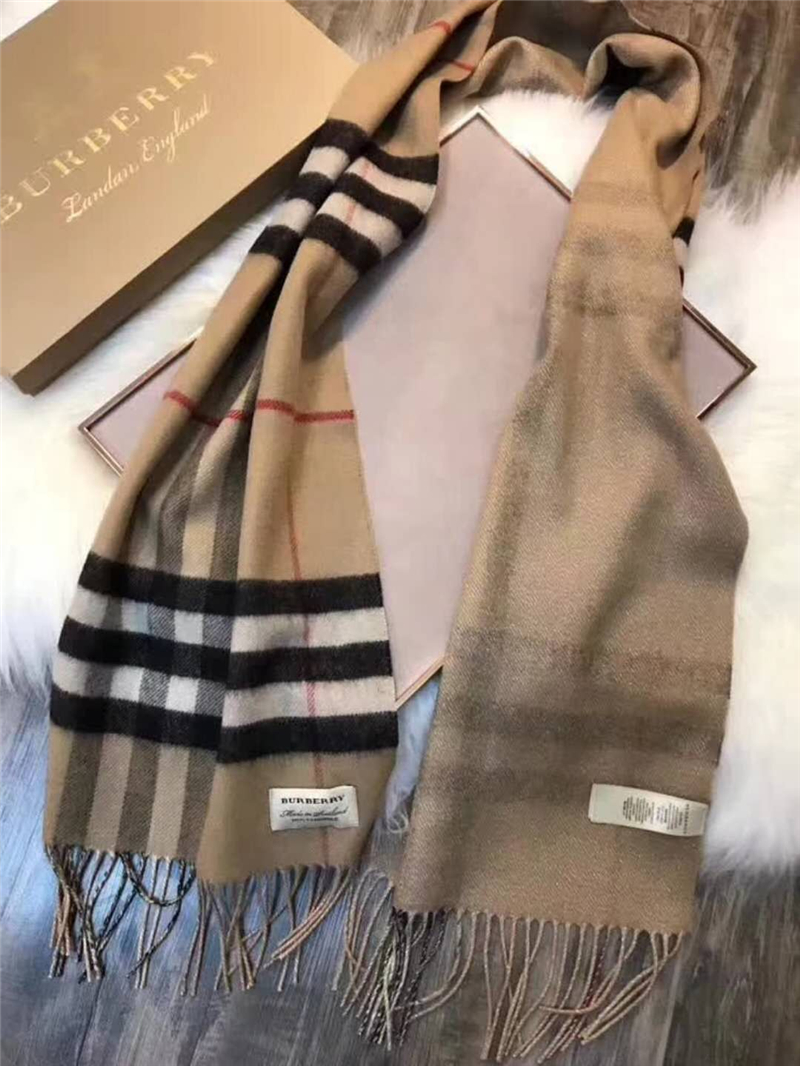 Burberry 巴寶莉 17年最新款 雙面兩用 金屬感格紋 羊絨圍巾 卡其色
