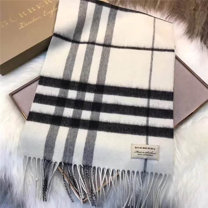 Burberry 巴寶莉 17年最新款 雙面兩用 金屬感格紋 羊絨圍巾 奶白色