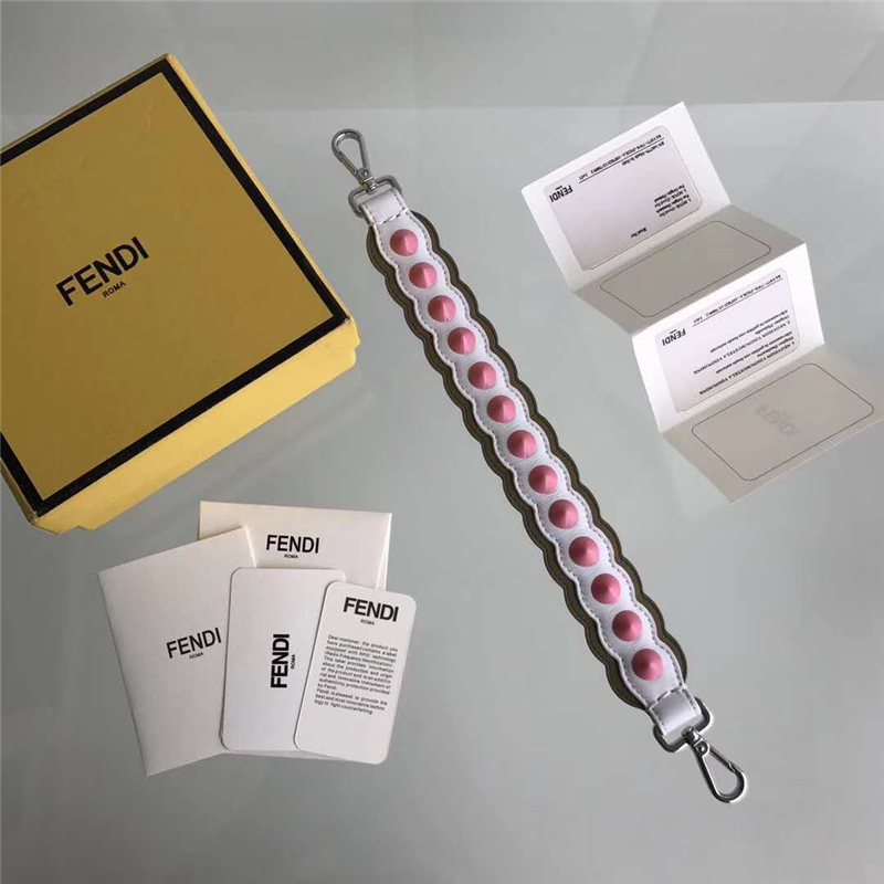 825 Fendi芬迪 拼色肩帶 粉色錐形鉚釘 炫彩短肩帶 白拼啡