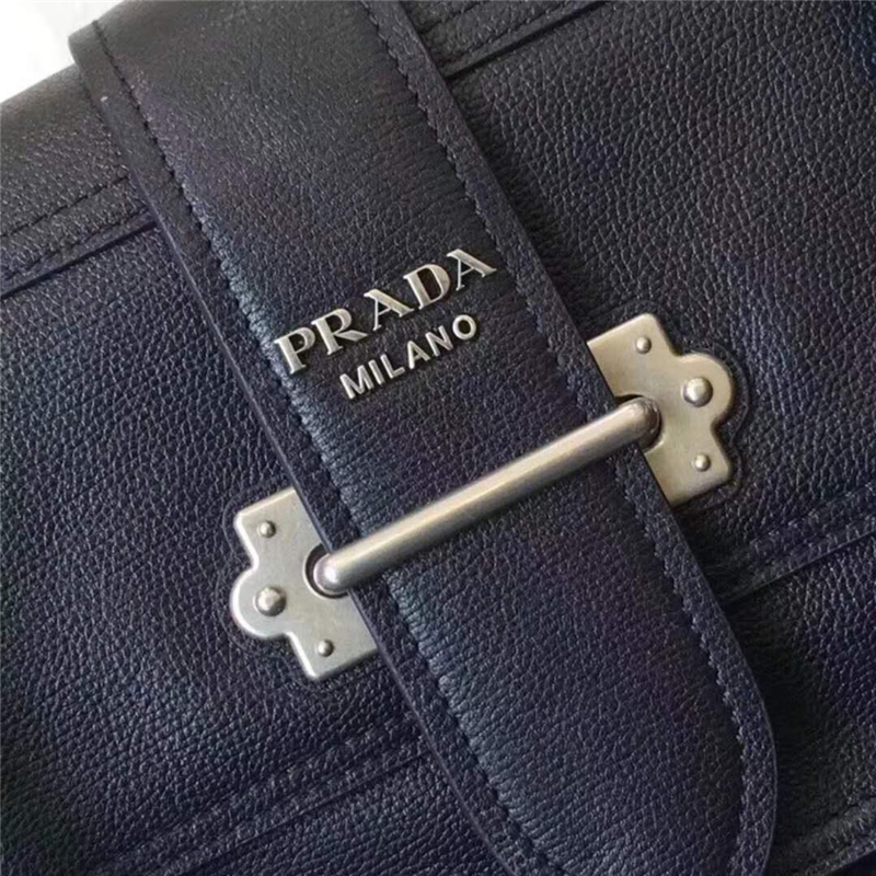 1BD095 Prada普拉達 進口小牛皮 單肩斜跨包 藏藍色