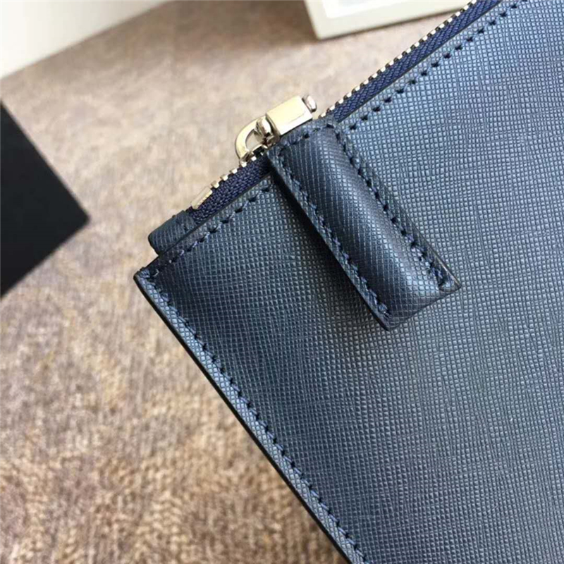 2NG001 Prada普拉達 新款手包 十字紋牛皮 三角嘜 手拿包 藍色