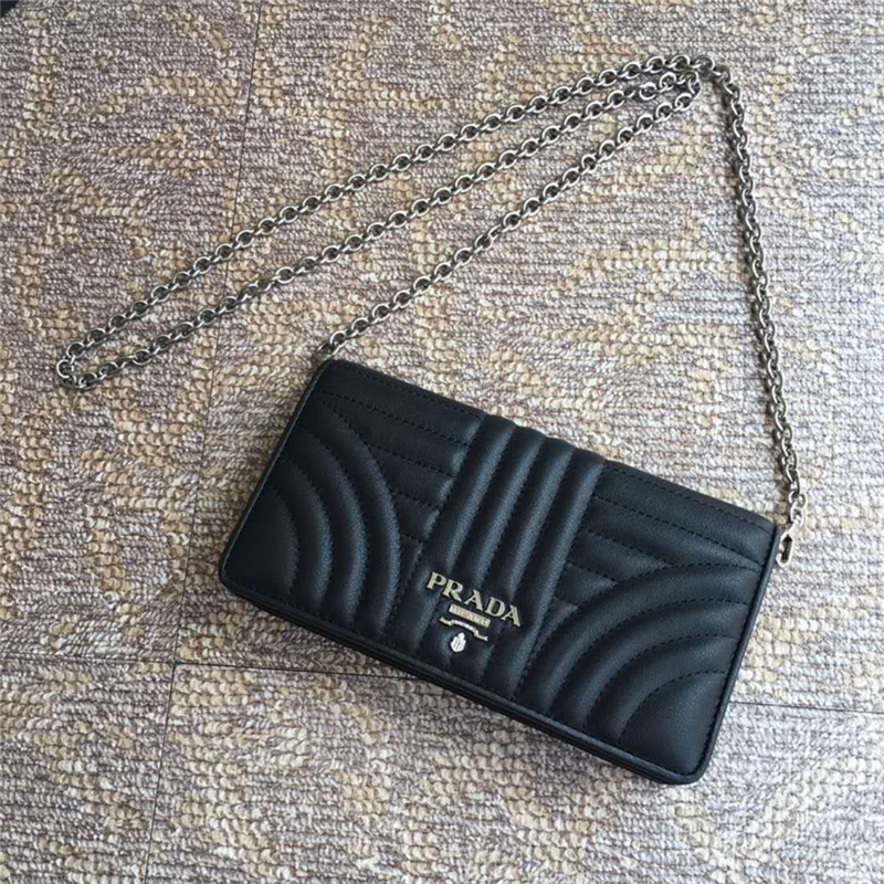 1ZH044 Prada普拉達 絎縫工藝 手工繡花 多功能肩包 鏈條包 黑色