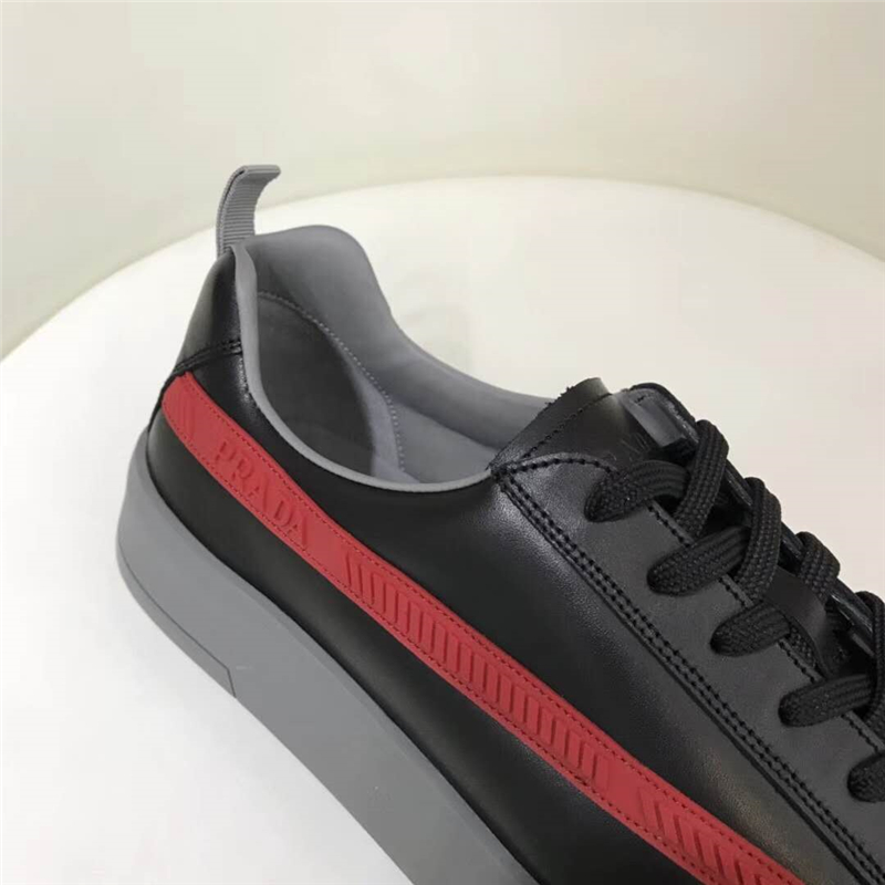 PRADA 普拉達男鞋 原廠皮料 PRADA板鞋 官方最新款