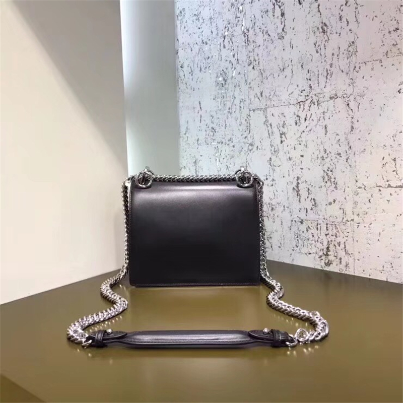 1381 FENDI芬迪 KANI翻蓋手袋 玻璃鉚釘 芬迪女包 斜背包包