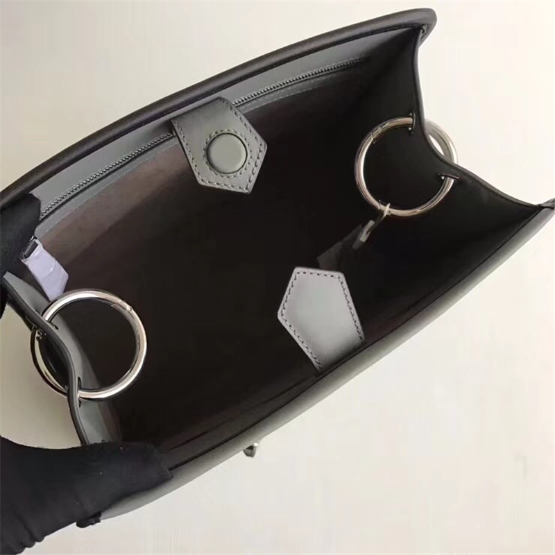 0396S FENDI芬迪 RUNAWAY 牛皮手提袋 官方新款 芬迪包包