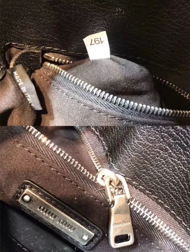 5BD100 MIUMIU 專柜最新 牛皮山羊紋 按扣鎖 小號 翻蓋單肩包 黑色