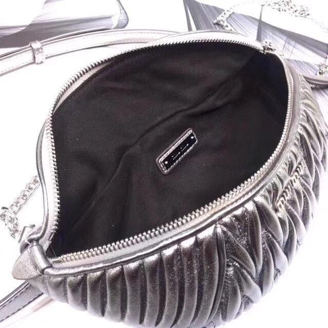 5BL010 MIUMIU專柜新款 腰包 褶皺綿羊皮 腰包單肩 兩用包 槍色