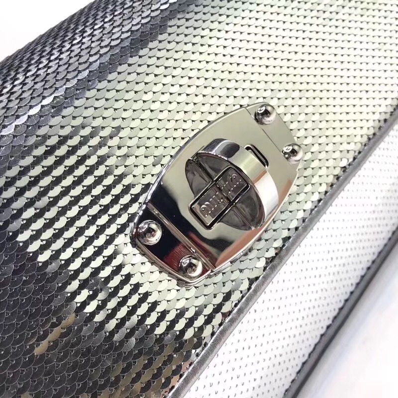 5BD115 MIUMIU專柜新款 手工亮片 旋轉(zhuǎn)鎖 翻蓋鏈條包 槍色