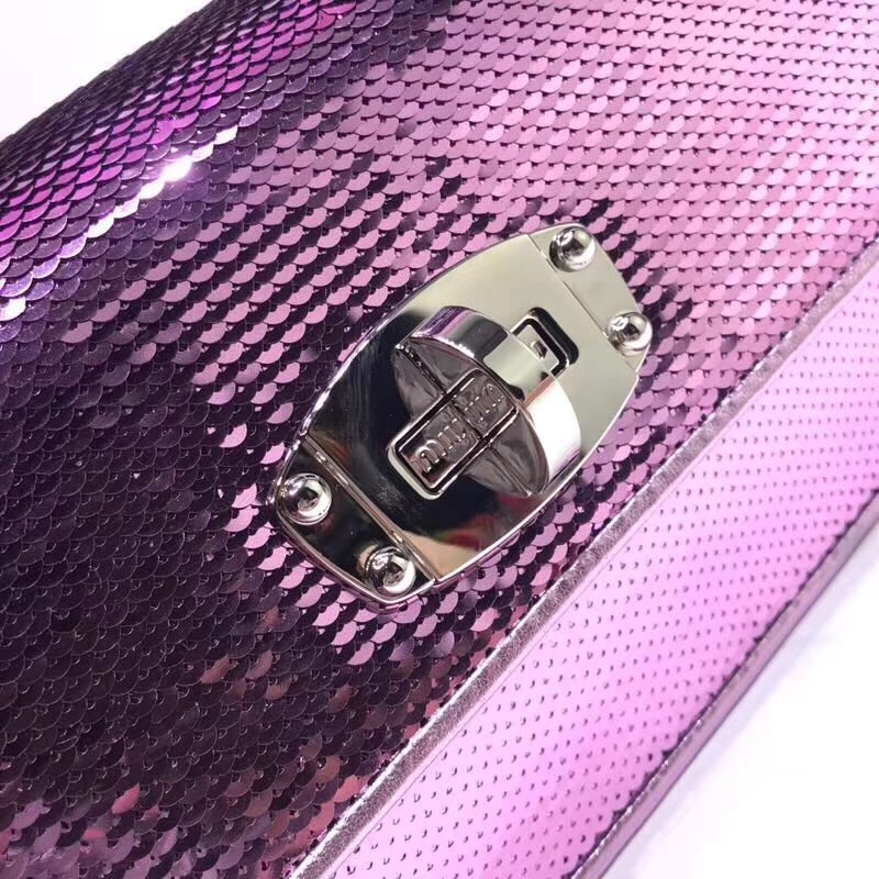 5BD115 MIUMIU專柜新款 手工亮片 旋轉鎖 翻蓋鏈條包 紫色