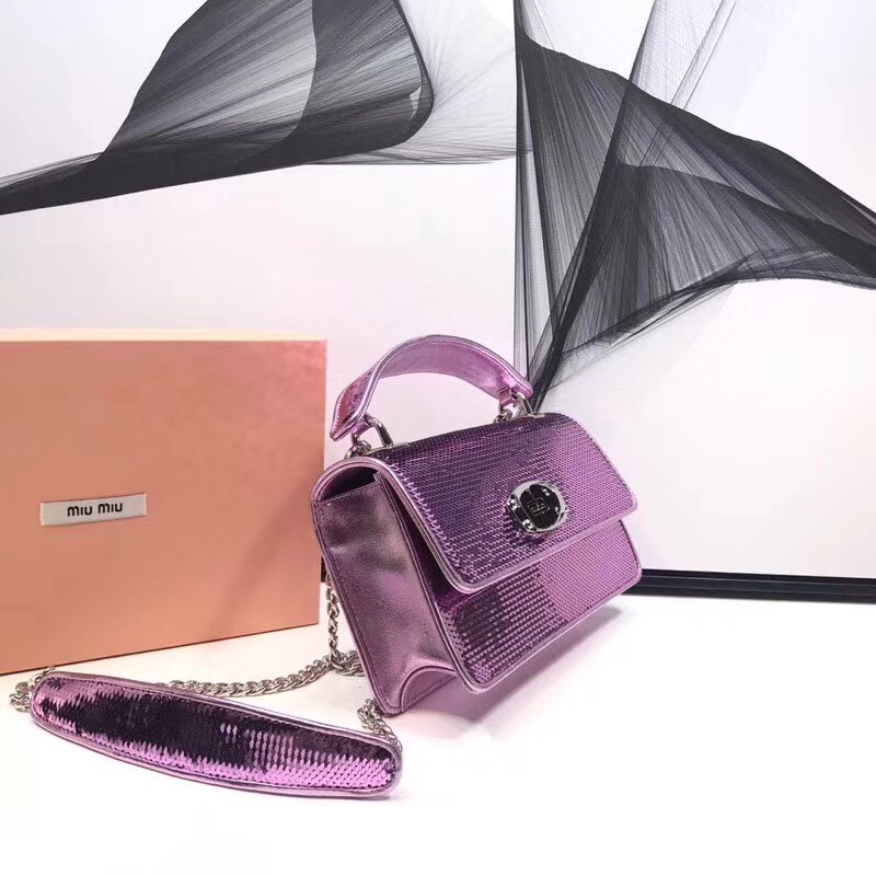 5BD115 MIUMIU專柜新款 手工亮片 旋轉鎖 翻蓋鏈條包 紫色
